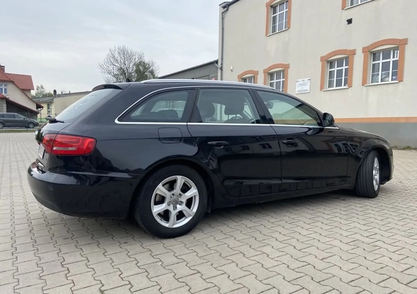 Audi A4 cena 34900 przebieg: 200000, rok produkcji 2008 z Sulejów małe 781